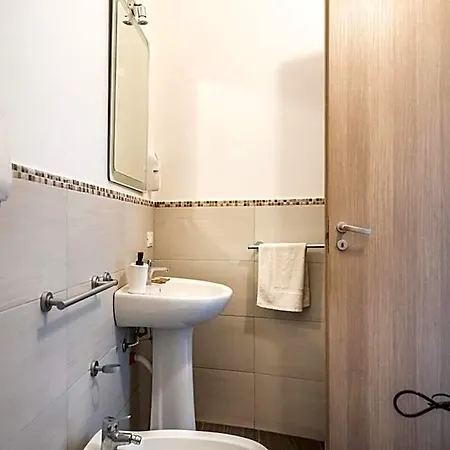 Glamour Bed and Breakfast 3*