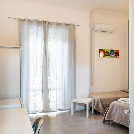 Glamour Bed and Breakfast 2*